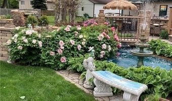302 12th Ave NW, Altoona, IA 50009