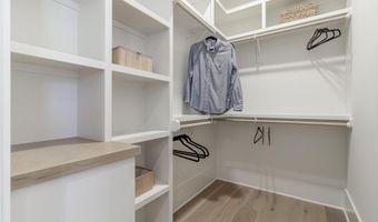 609 N Salem St, Apex, NC 27502