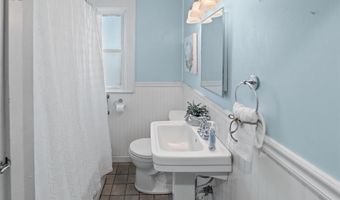 106 W Elm St, Alton, IL 62002