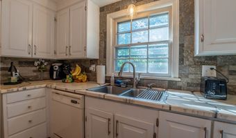 970 Kingsway St, Alliance, OH 44601