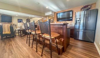 1408 Riverwood Dr, Bismarck, ND 58504