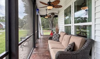 242 15th St, Apalachicola, FL 32320