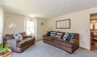 39 Fairview Ave, East Providence, RI 02914