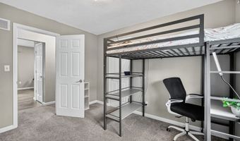 2100 Searle St, Des Moines, IA 50317