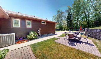 1401 Martin Rd, Albert Lea, MN 56007