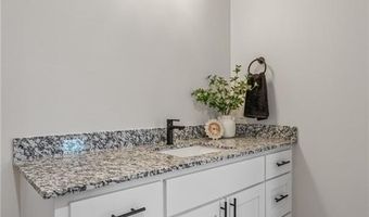 1020 Hunter Dr, Barling, AR 72923