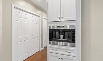 104 Windsor Dr, Auburn, NH 03032
