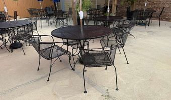 909 Main St, Adel, IA 50003