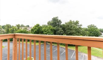 1335 Crossings Ct C, Ballwin, MO 63021