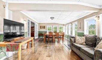 5 Greenhouse Ln, Bradford, NH 03221