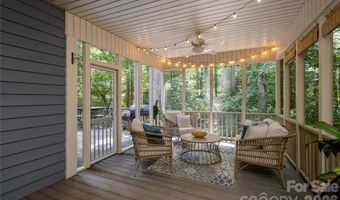 7 Oak Hollow Dr, Asheville, NC 28805