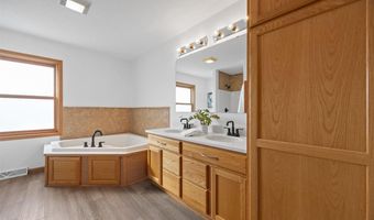 13294 212th Ave, Anamosa, IA 52205