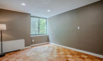 4390 LORCOM Ln #102, Arlington, VA 22207