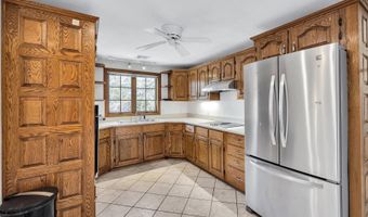 52 Clubhouse Dr, Bourne, MA 02532