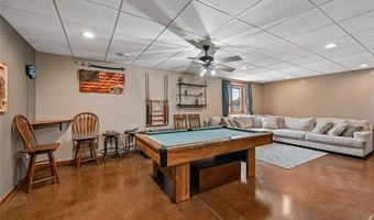 612 Deer Ridge Dr, Atkins, IA 52206