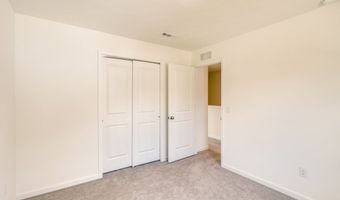 677 Crossings Ln, Akron, OH 44320