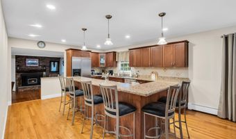 266 Orchard Ave, Belford, NJ 07718
