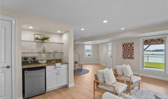 99 Boyce Ave, Barrington, RI 02806
