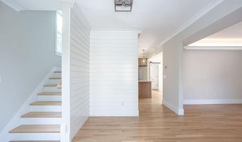 28 Carroll Ave, Newport, RI 02840
