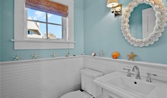 140 Tuckerman Ave, Middletown, RI 02842