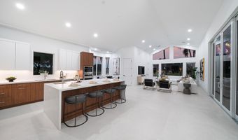 100 Glenbrook Ct, Atlantis, FL 33462