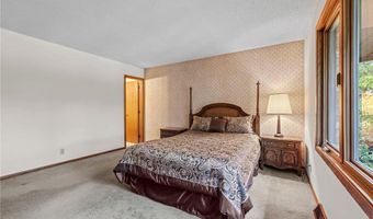 1267 Nursery Hill Ln, Arden Hills, MN 55112