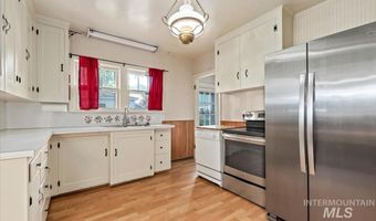 1922 Everett, Caldwell, ID 83605
