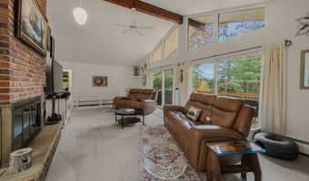 15 Goulart Dr, Bozrah, CT 06334