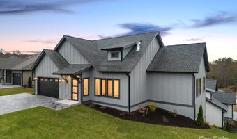 324 Avery Trail Dr 26, Arden, NC 28704