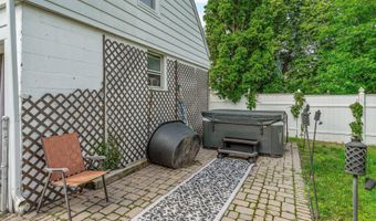 9 Victor St, Albany, NY 12206