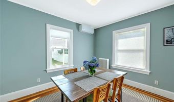 15 Wollaston St, Cranston, RI 02910