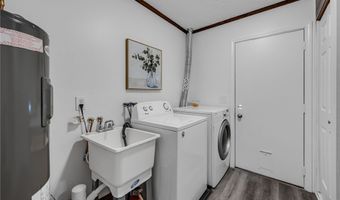 130 Graybark Ln, Amherst, OH 44001