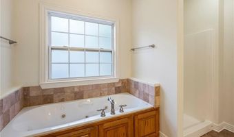 40 Merritt Dr, Bella Vista, AR 72714