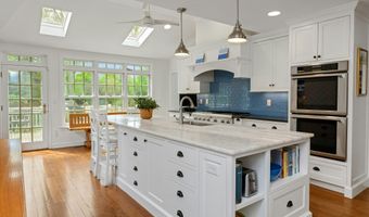 58 Knollwood Ln, Darien, CT 06820