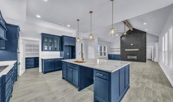 140 Rolling Hills Blvd, Alvord, TX 76225