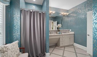 302 Glenn St, Atlantic Beach, NC 28512