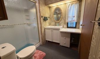 6 New St, Beacon Falls, CT 06403