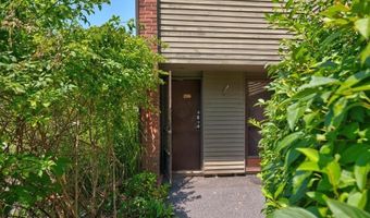 296 Brown Bear Xing 296, Acton, MA 01718