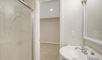 8304 FIVE GATES Rd, Annandale, VA 22003