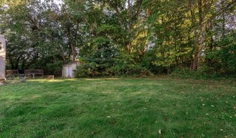 5 Fairway Dr, Acushnet, MA 02743