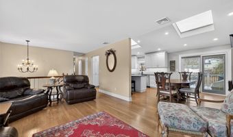 41 Montclair Ave, Airmont, NY 10952