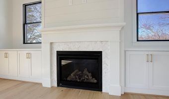 48 A E LAKE Dr, Annapolis, MD 21403