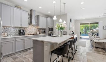 5565 SILVER SUN Dr, Apollo Beach, FL 33572