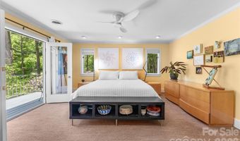 200 Robinhood Rd, Asheville, NC 28804