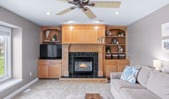 1629 Ashwood Dr, Altoona, IA 50009