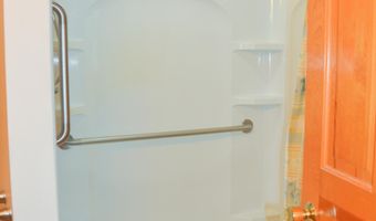 87 Middle Rd, Augusta, ME 04330