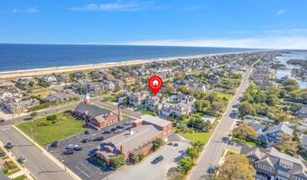 45 Strickland St, Bay Head, NJ 08742