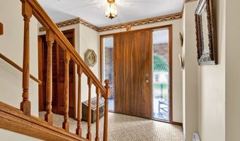 1581 N Forest Rd, Amherst, NY 14221