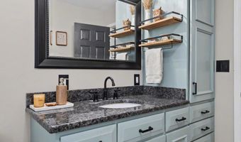 72 E 1600 Rd, Baldwin City, KS 66006