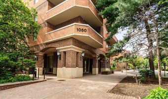 1050 N STUART St 611, Arlington, VA 22201